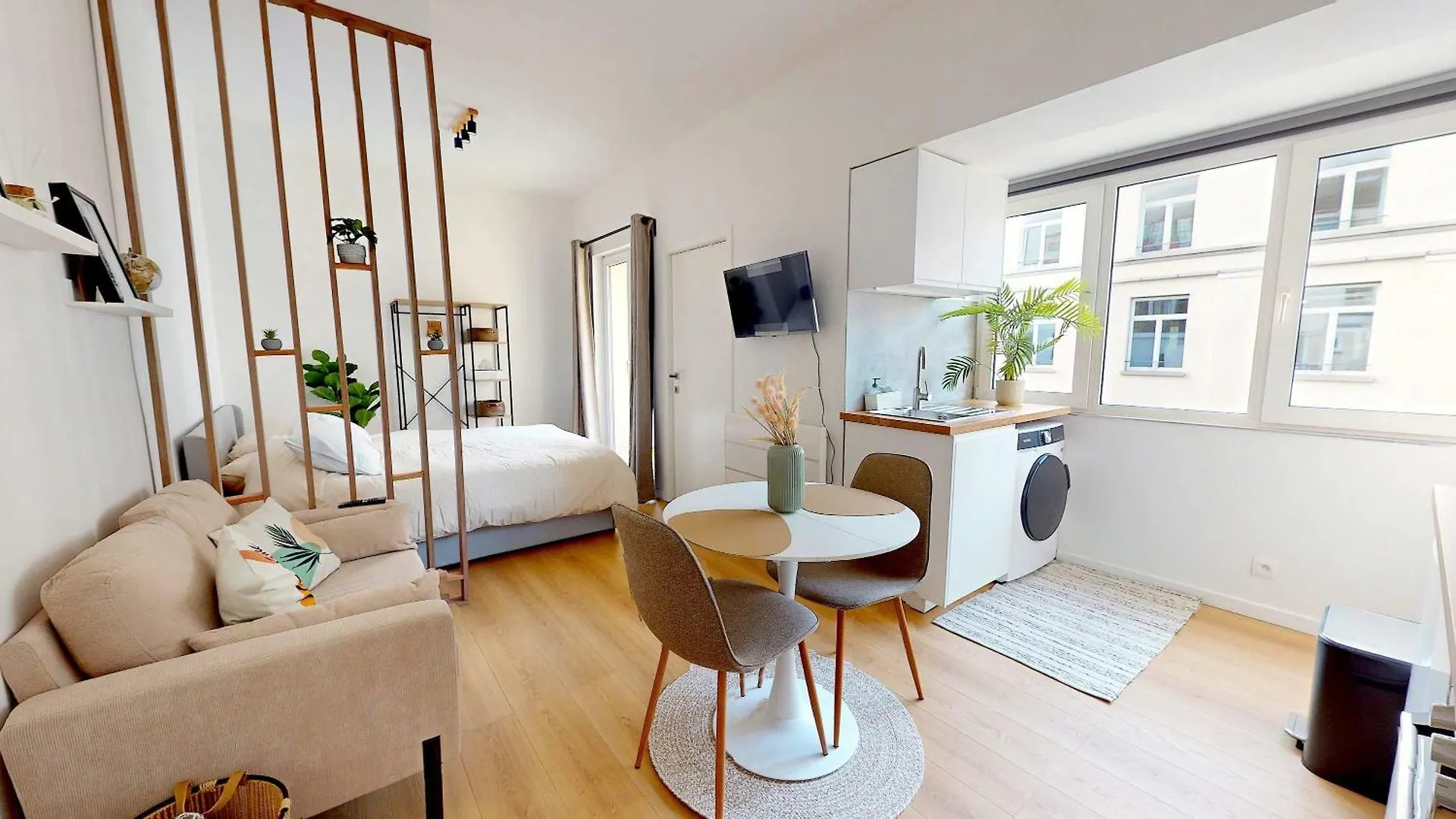 Studio Cosy Centre Bxl Avec Balcon Brussels